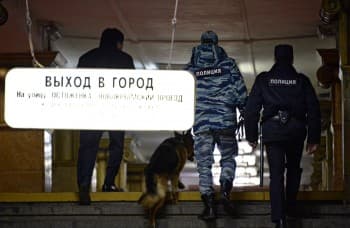 Москва метросида қўлларида портловчи модда излари бўлган шахслар ушланди
