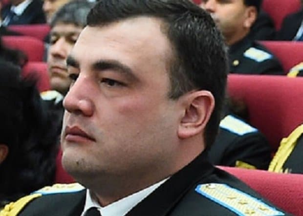 Tojikiston: korrupsiyaga qarshi kurashgan mulozimning uyidan qop-qop pul va mashinalar yashirilgan bunker topildi