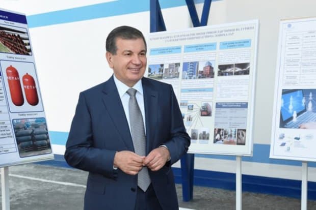 Шавкат Мирзиёев Қўқонга поездда борди