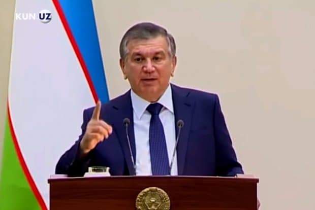 Президент: Ёшлар билан шуғулланмаган раҳбарни қўймайман