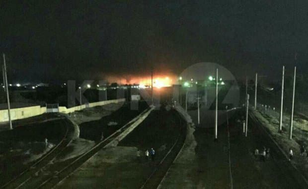 Қарши шаҳридаги автомобилларга газ қуйиш шохобчасида йирик портлаш содир бўлди (Видео)