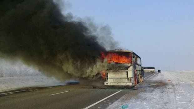 Қозоғистон ИИВ: Ақтўбеда ёниб кетган автобус техник носоз бўлган