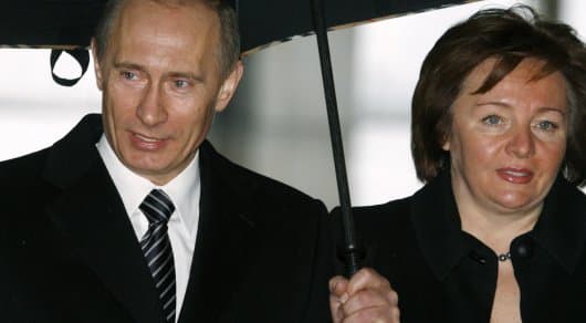 Путиннинг собиқ хотини ажралишдан кейин қандай пул ишлаб, уни қандай сарфламоқда?