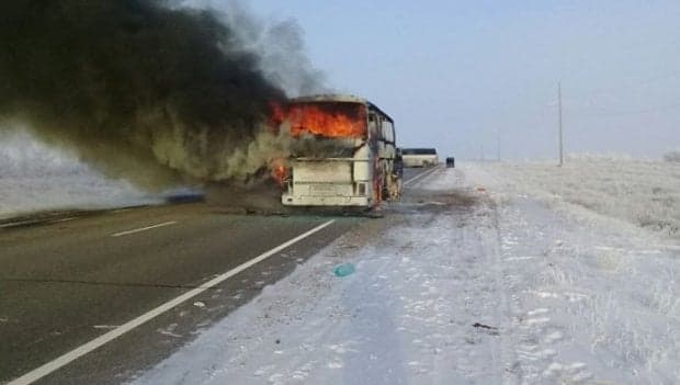 52 ўзбекистонлик ўлимида айбланган қозоғистонлик ҳайдовчилар 5 йилга қамалди