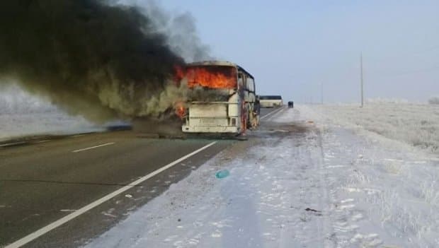 52 ўзбекистонлик ўлимида айбланган қозоғистонлик ҳайдовчилар 5 йилга қамалди