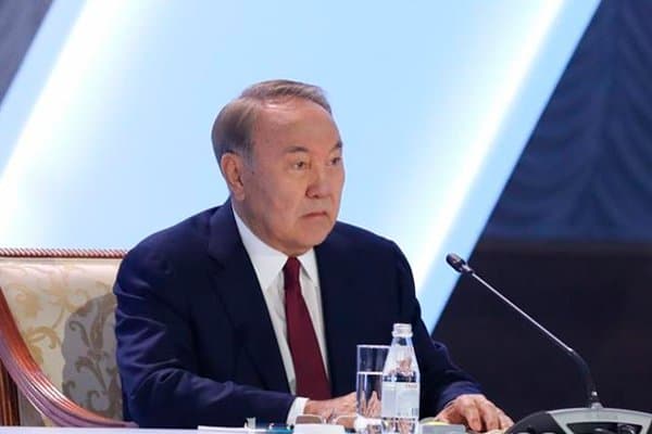 Нурсултон Назарбоев: «15 ёшгача тўйиб овқатланмаганман»
