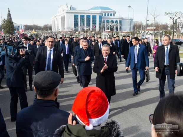 Президент фуқаролар билан мулоқот қилди (фото)