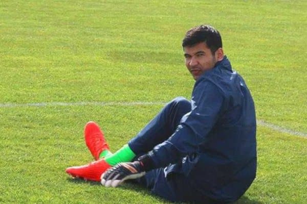 “Dinamo” darvozaboni asr namozini oʻqiyotgani sabab maydonga kechroq tushirildi