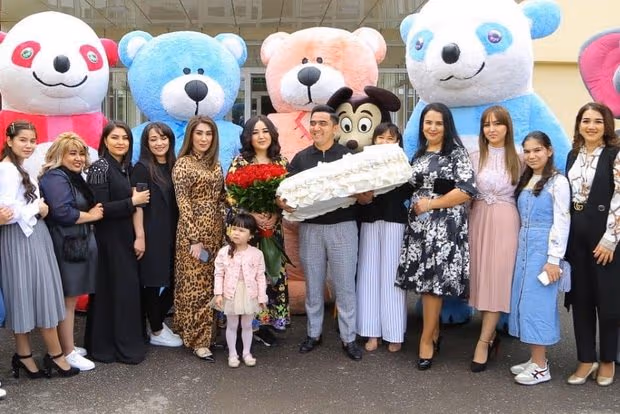 Хонанда Умидахон ва Жамшид хонадонида шодиёна (фото)