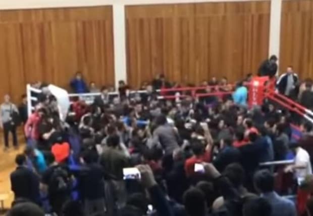 Rossiyada MMA chempionatida ommaviy mushtlashuv ro‘y berdi (video)