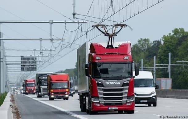 Germaniyada ilk elektr avtoban ochildi