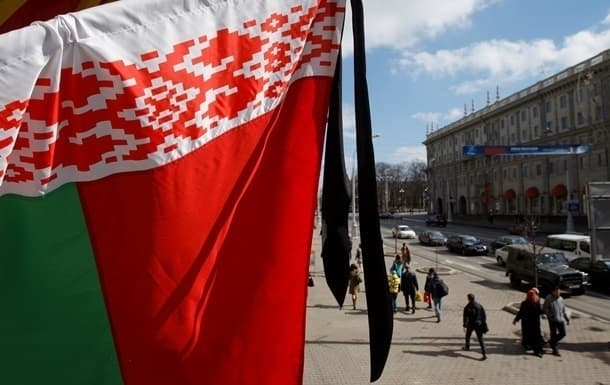 Беларусда 2 ёшли қиз тасодифан онасини ўлдириб қўйди