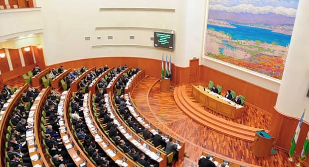 Сенат шошилинч тарзда ялпи мажлис чақирди