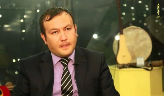 Vatanga xiyonatda ayblanib hibsga olingan olim sud zalidan ozod etildi