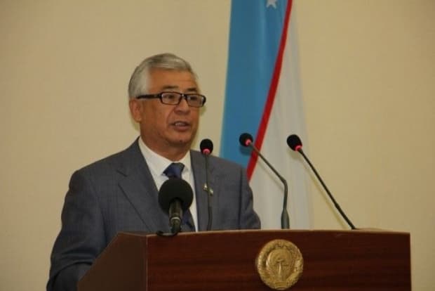 Senator «pasport stol» faoliyatini tanqid qildi