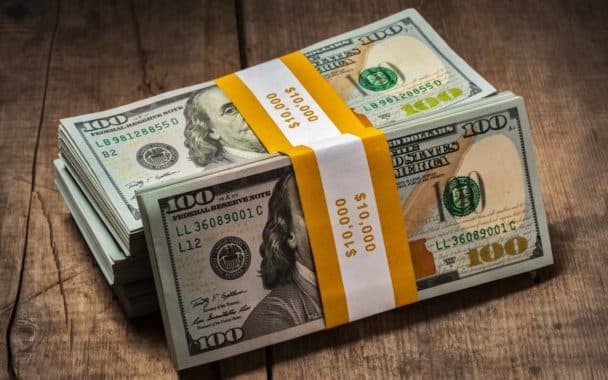 Zangiota tuman hokimligi xodimi 120 ming AQSH dollari bilan qo‘lga olindi