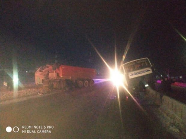 Angrenda 2 ta yuk mashinasi ishtirokida YTH yuz berdi (foto)