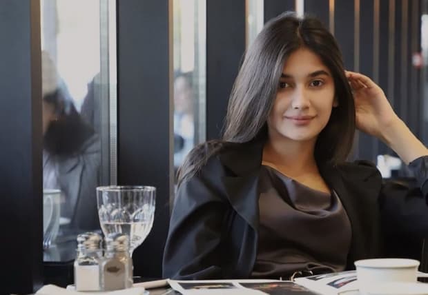 Bloger qiz reklamasiga aralashgan narkotiklar bo‘yicha ish ko‘rib chiqildi