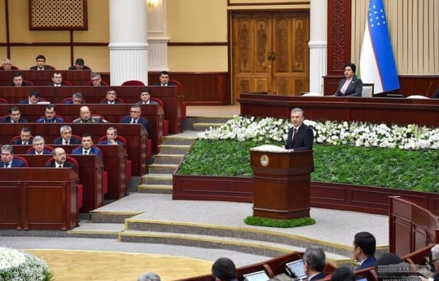 Prezident: «Markazda o‘tiravergan vazirlar xalqqa nima kerakligini qayerdan biladi?»