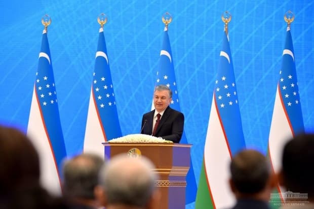 Шавкат Мирзиёев: "Барча қишлоқ ва маҳаллалар 2 йил ичида тезкор интернет билан таъминланади"