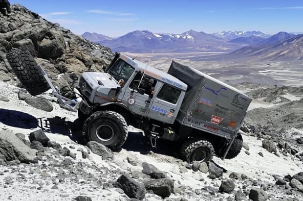 Unimog вездеходи автомобиллар учун баландликка кўтарилиш бўйича дунё рекордини ўрнатди