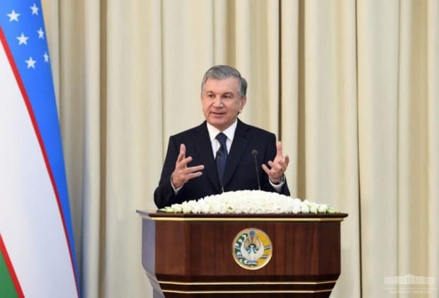 Шавкат Мирзиёев уйидан 400 минг доллар пул чиққан божхона пости раҳбари ҳақида гапирди