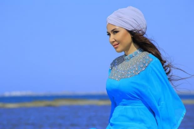 Manzura: San’atkor «stavka»sini 500 dollarga ko‘tarish uchun necha yillab konsert beradi axir (video)
