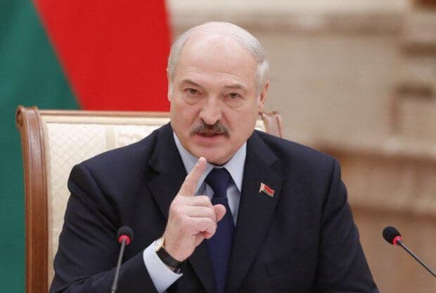 Лукашенко коронавирусга чалинганларни шахсан ўзи даволашга тайёрлигини айтди