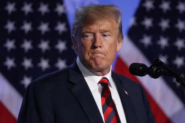 Трамп пандемия сабабли бир ойда бир миллиард доллар йўқотди