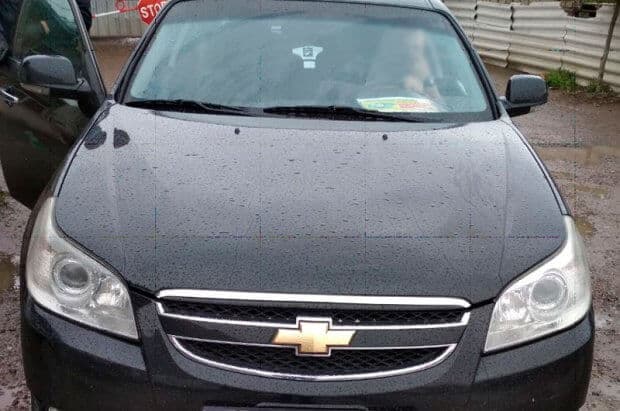 Тошкентда ҳайдовчилари стикерсиз ҳаракатланган 153та автомобиль жарима майдончасига жойланди