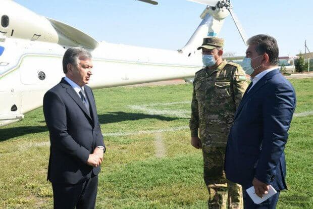Президент Бухорода табиий офат оқибатларини кўздан кечирди ва олотликлар билан учрашди