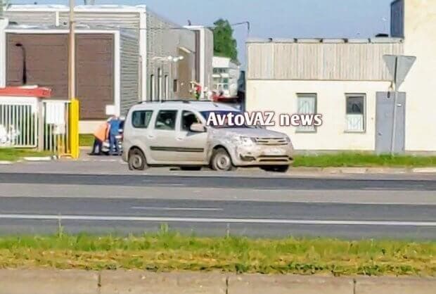Rossiya ko‘chalarida yangi dizaynga ega Lada Largus paydo bo‘ldi