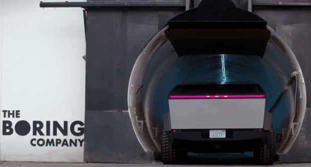 Ilon Mask Cybertruck pikapida yerosti tunneli bo‘ylab sayr qildi (video)