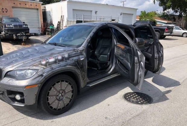 AQSHda stimpank uslubida yaratilgan va eshigi teskari tarafga ochiluvchi BMW X6 sotuvga qo‘yildi