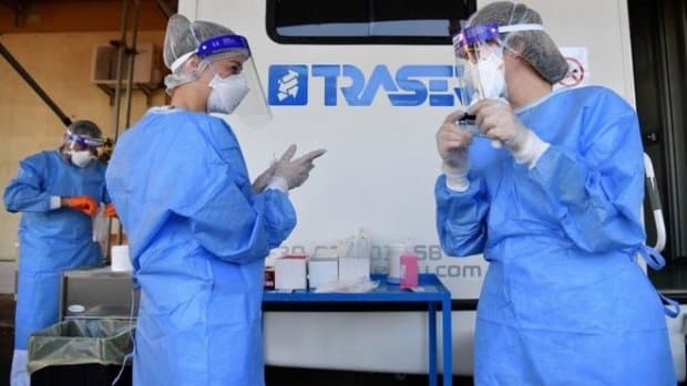 Коронавирус: Янги ҳолатлар сони ортиши ортида нима бор ва нима учун ваҳимага тушишга ҳожат йўқ?