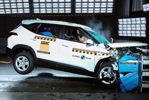 Kia Seltos краш-тестни уч баҳога «топширди» (видео)