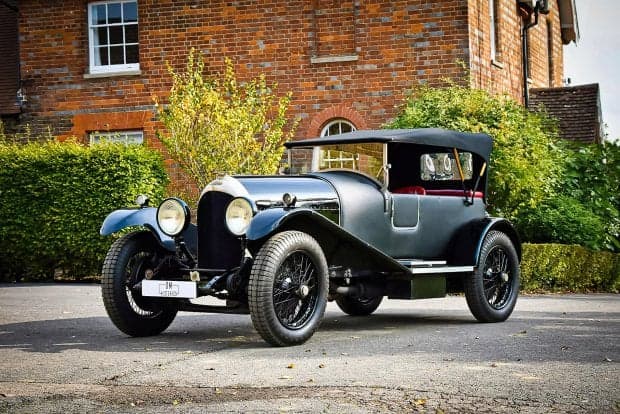 Britaniyada 100 yillik noyob Bentley kabrioleti 285 ming funtga sotilmoqda (foto)