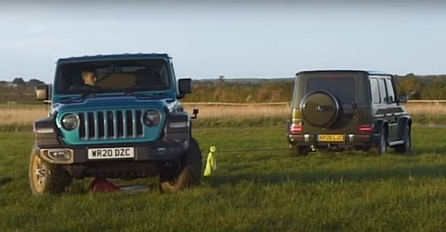 Defender, G-Class ва Jeep Wrangler ўзаро арқон тортишди (видео)