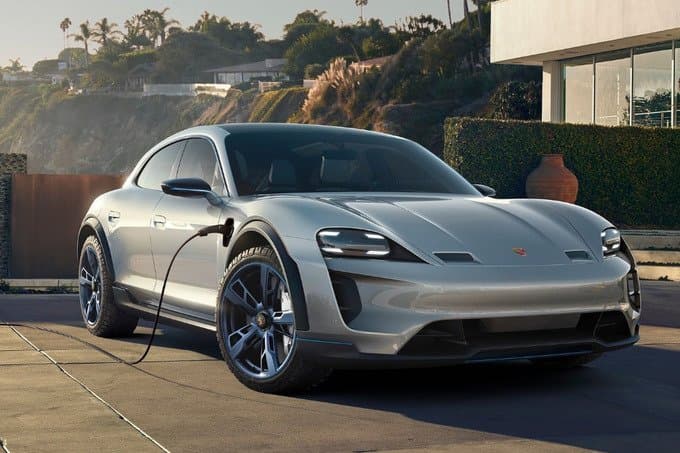 Porsche йўлтанламас универсали ва электровелосипедларини намойиш этди