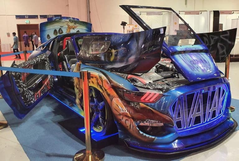 Dubayda «Avatar» uslubida yaratilgan Ford Mustang namoyish etildi