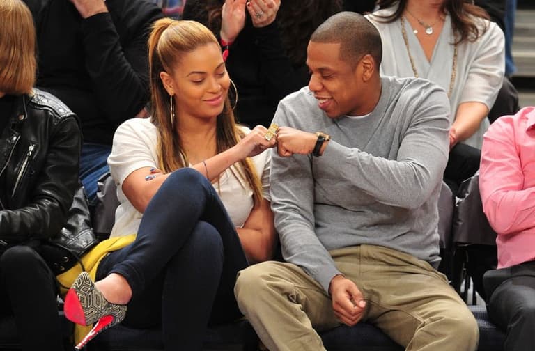 Beyonse va Jay-Z cheklangan nusxa yaratilgan hashamatli avtomobilni xarid qildi