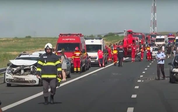 Ruminiyada tuman tushishi oqibatida 55 ta mashina to‘qnashib ketdi (video)