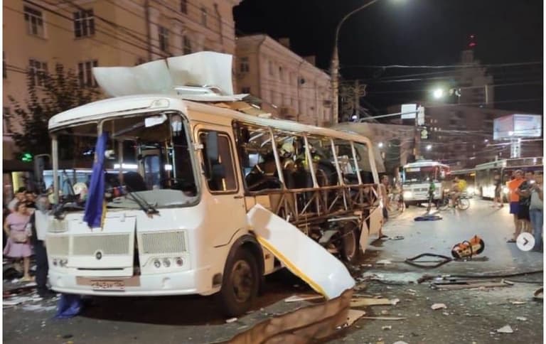 Воронежда автобус портлаши оқибатида 18 киши жабрланди, улардан бири вафот этди (видео)
