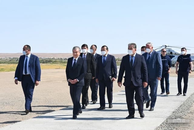 Шавкат Мирзиёев Хоразмга келди (фото)