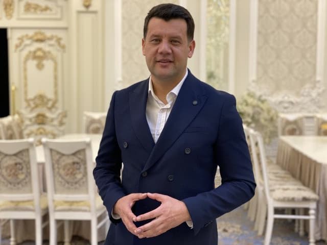 Янги йилда чув тушган Cамандардан қорбобога айланган шоиргача...