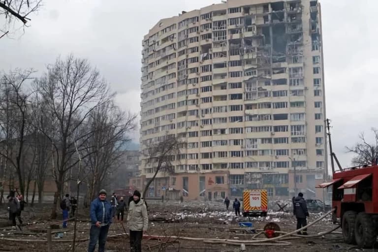 Урушнинг 8-куни: Гуманитар йўлаклар очишга келишилди. Уруш «режа бўйича кетмоқда»
