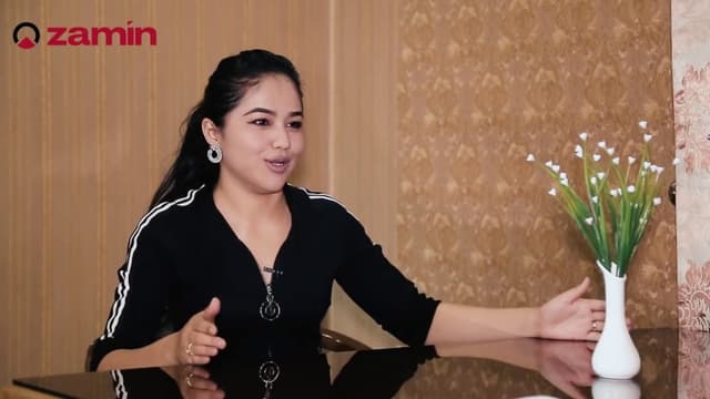 Блогер Хонзода эри билан яшамаётгани ҳақида: «Қайнонамга санъаткор эканим ёқмади»