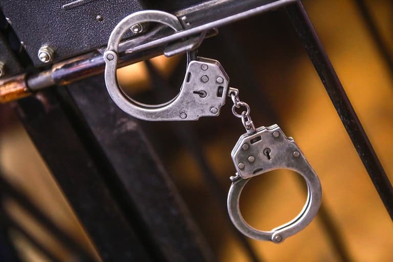 ДХХ қатор мансабдор шахсларга нисбатан жиноят иши қўзғатди