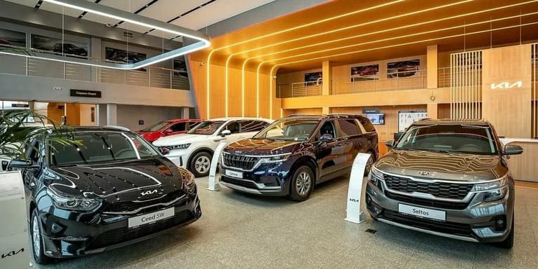 Kia Rossiyada avtomobil savdosini to‘xtatmoqchi