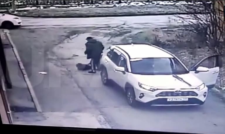 6 yoshli bolani urib, qochib ketgan deputat sharmandalarcha partiyadan haydaladi